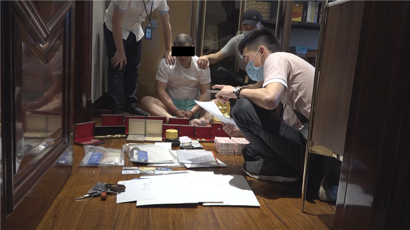 在浙江抓获犯罪嫌疑人汪某.bmp